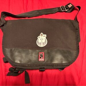 Chrome Corsair Black/Black Messenger Bag